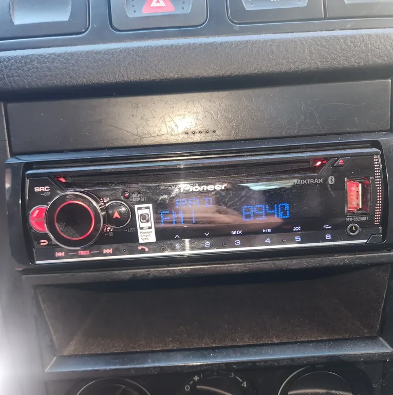 Pioneer DEH-5250BT lighting adaptation