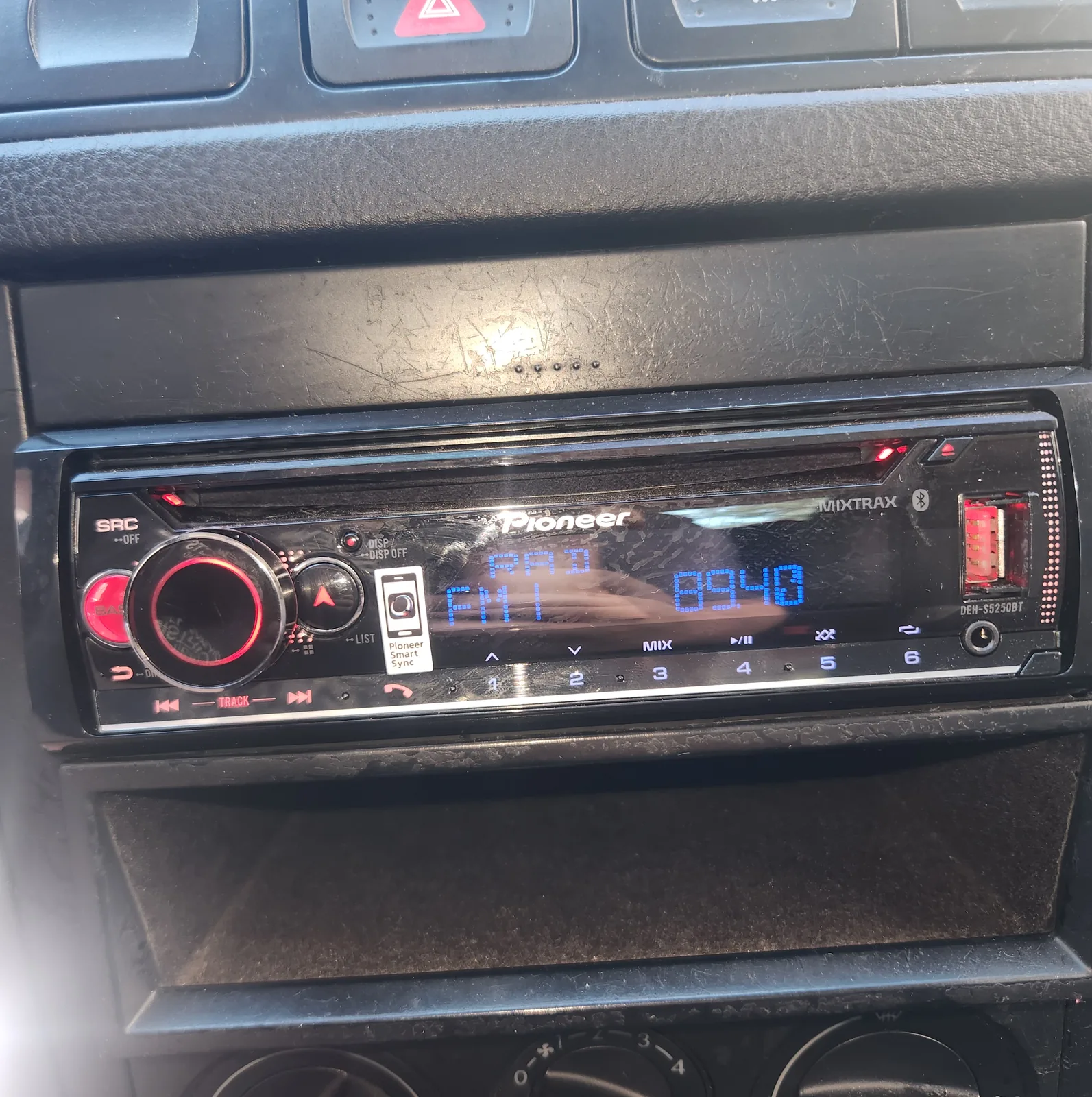Pioneer DEH-5250BT lighting adaptation