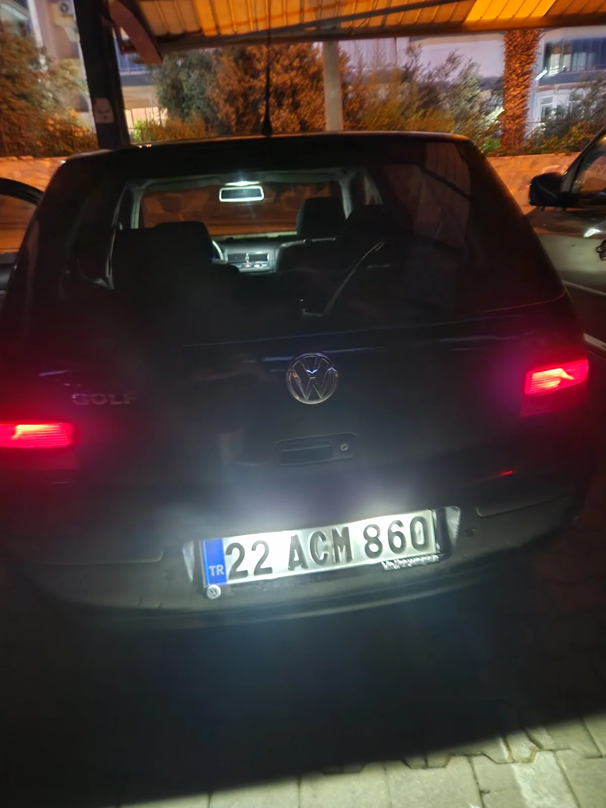 Replacement of the license plate lights.